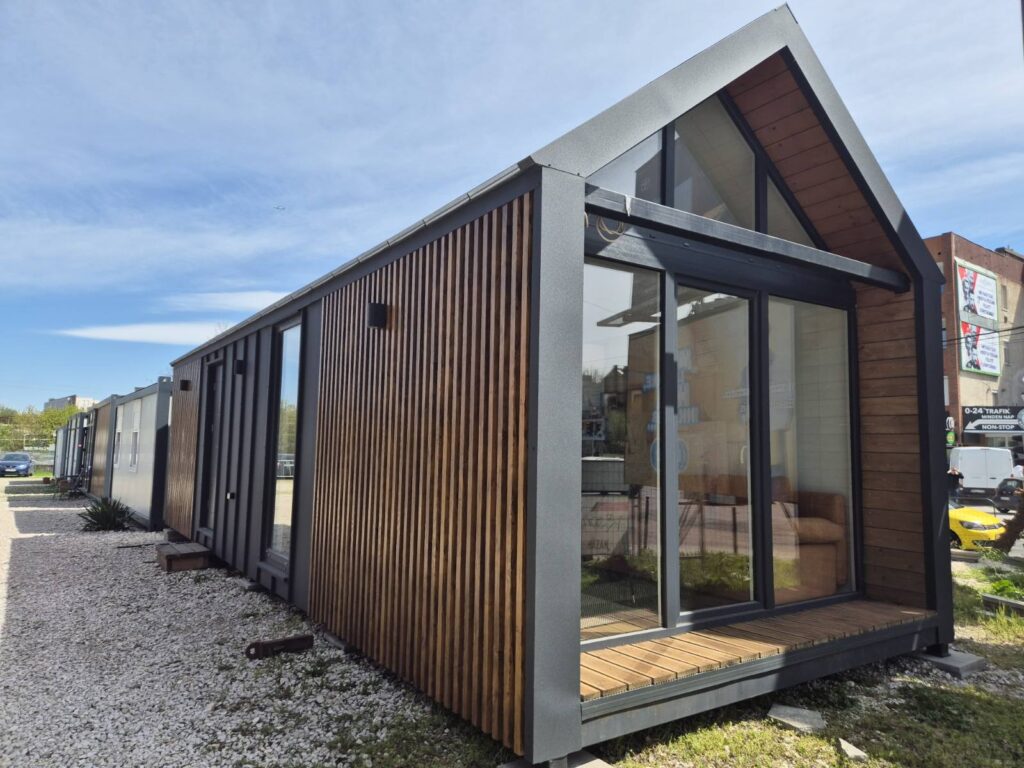 Házak - Redbox